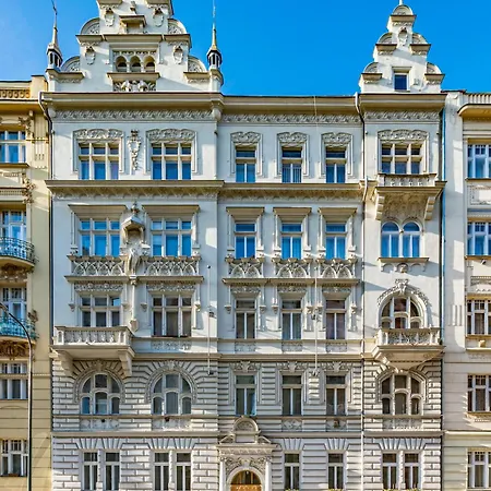 アパート Days - Two Bedroom Next To Dancing House With High-speed Wifi プラハ
