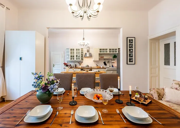 Days - Two Bedroom Next To Dancing House With High-speed Wifi Appartement Praag