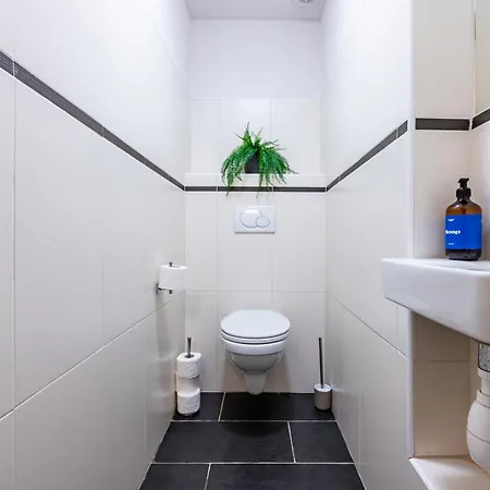 Apartmán Days - Two Bedroom Next To Dancing House With High-speed Wifi *