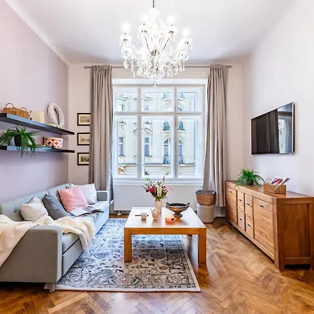 Apartmán Days - Two Bedroom Next To Dancing House With High-speed Wifi
