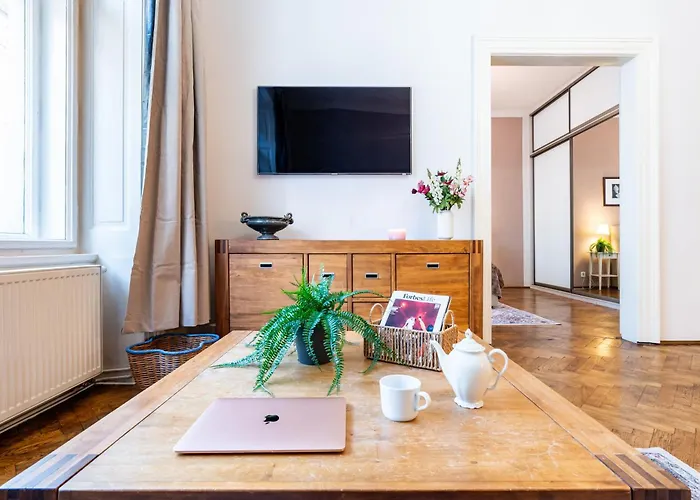 Days - Two Bedroom Next To Dancing House With High-speed Wifi شقة براغ