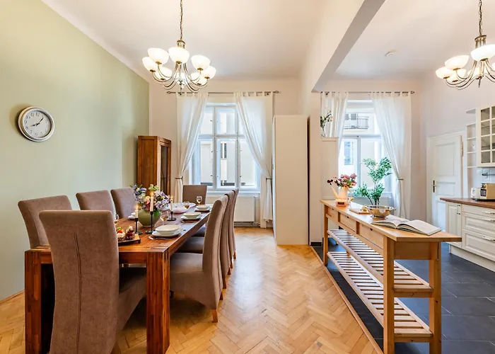 شقة Days - Two Bedroom Next To Dancing House With High-speed Wifi *